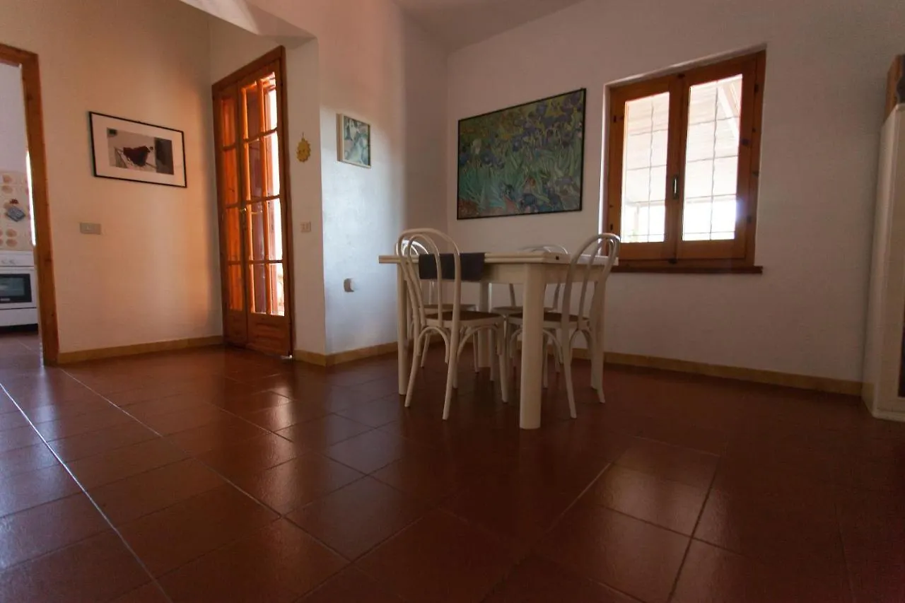Villa Paolina, Private Pool, Large Shady Patio, Bbq Calasetta