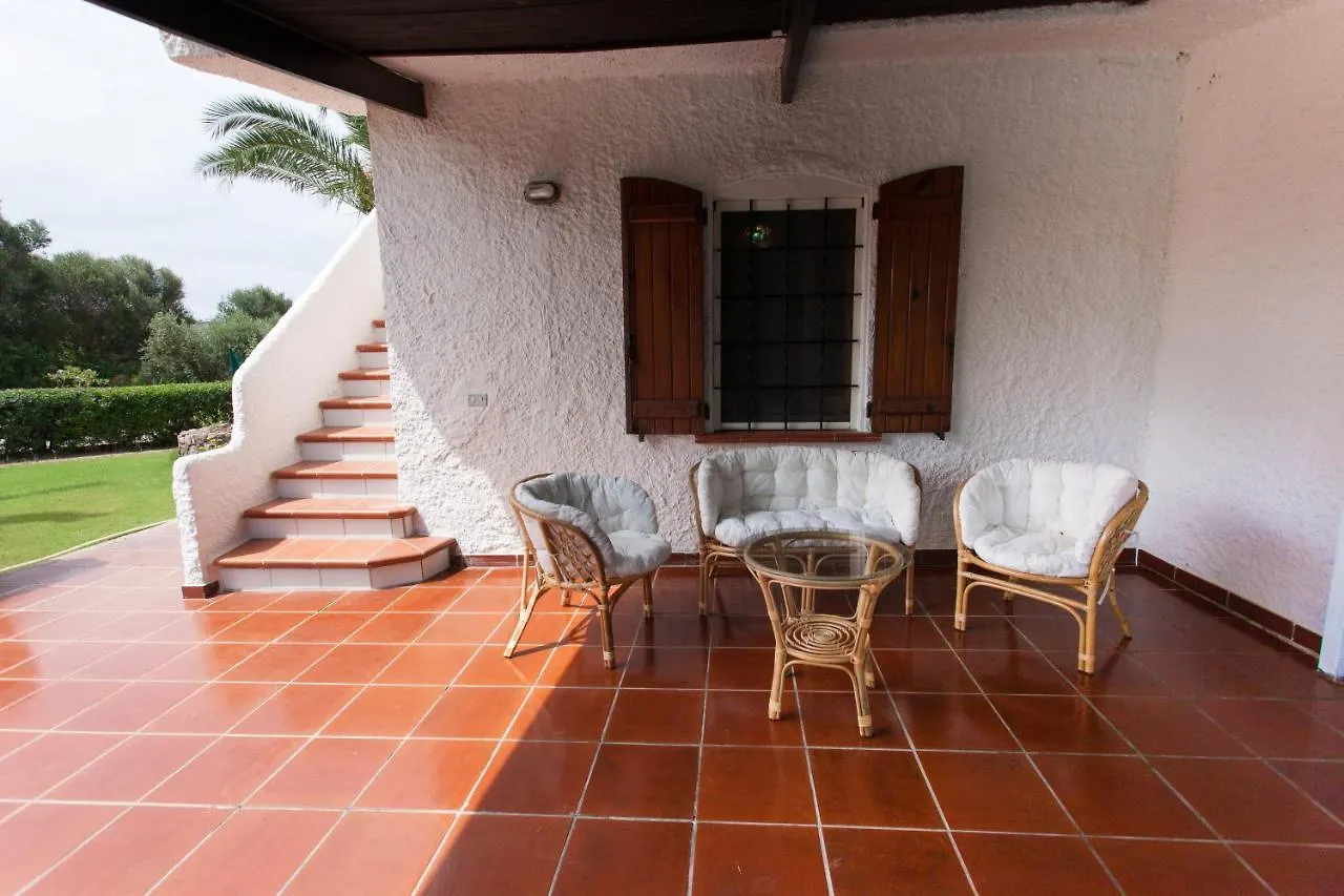 Villa Paolina, Private Pool, Large Shady Patio, Bbq Calasetta