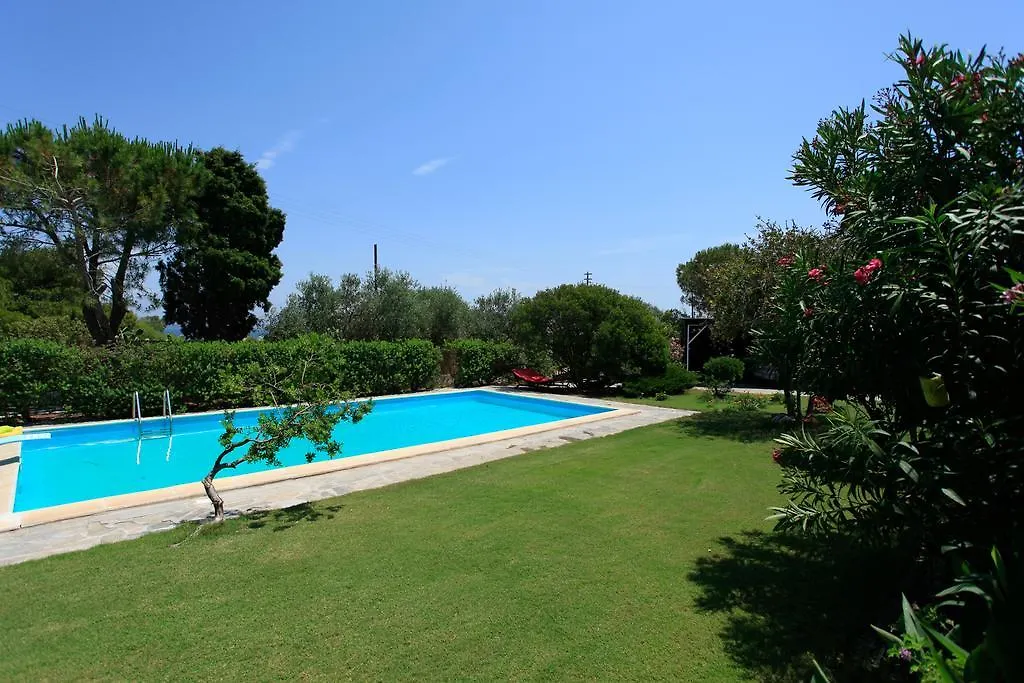Villa Paolina, Private Pool, Large Shady Patio, Bbq Calasetta